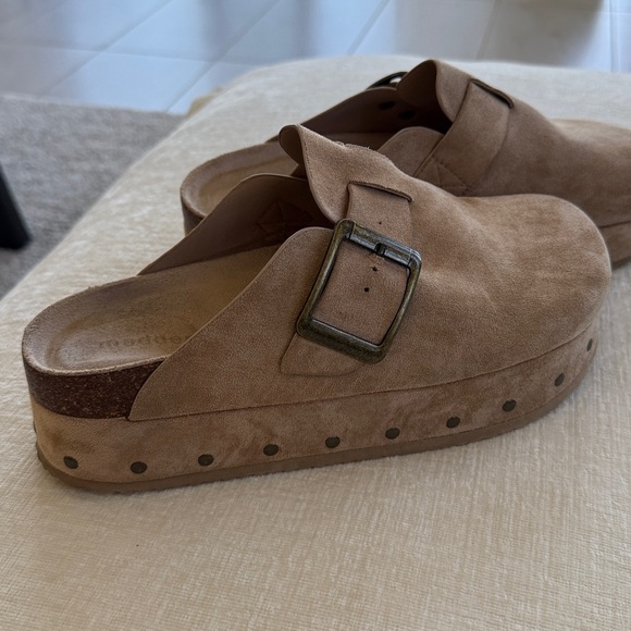 madden girl Lunaa Women's Platform Clogs - Picture 4 of 5